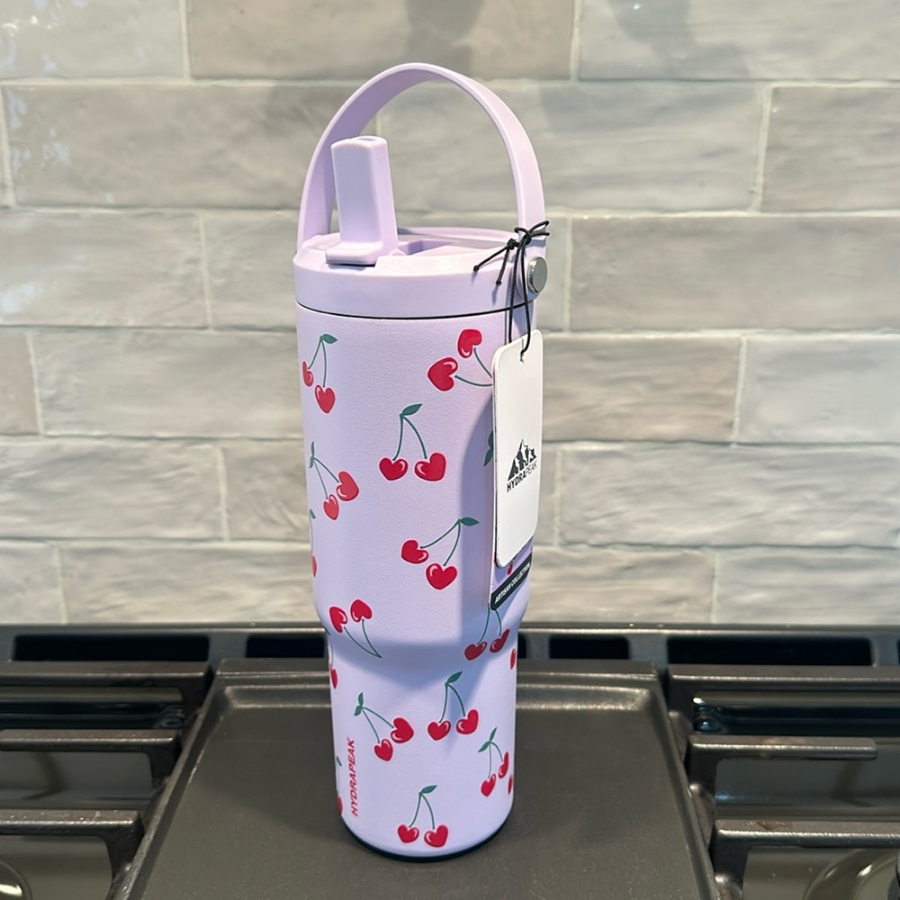 Hydrapeak Tumbler 32 oz with Handle Brand New 
lilac with cherry hearts